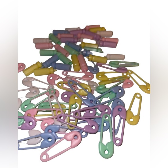 Baby Shower Party Favors Plastic decorations 77 Mini bottles and Pin Baby Colors - Picture 6 of 7